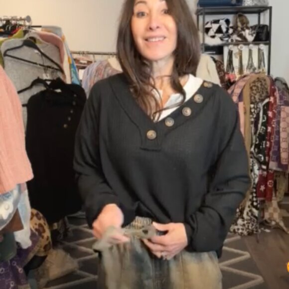 MOMS SHIRT - Picture 1 of 1